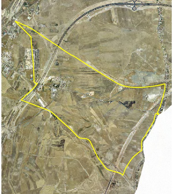 Vista aerea de Los Ahijones en verano de 2001