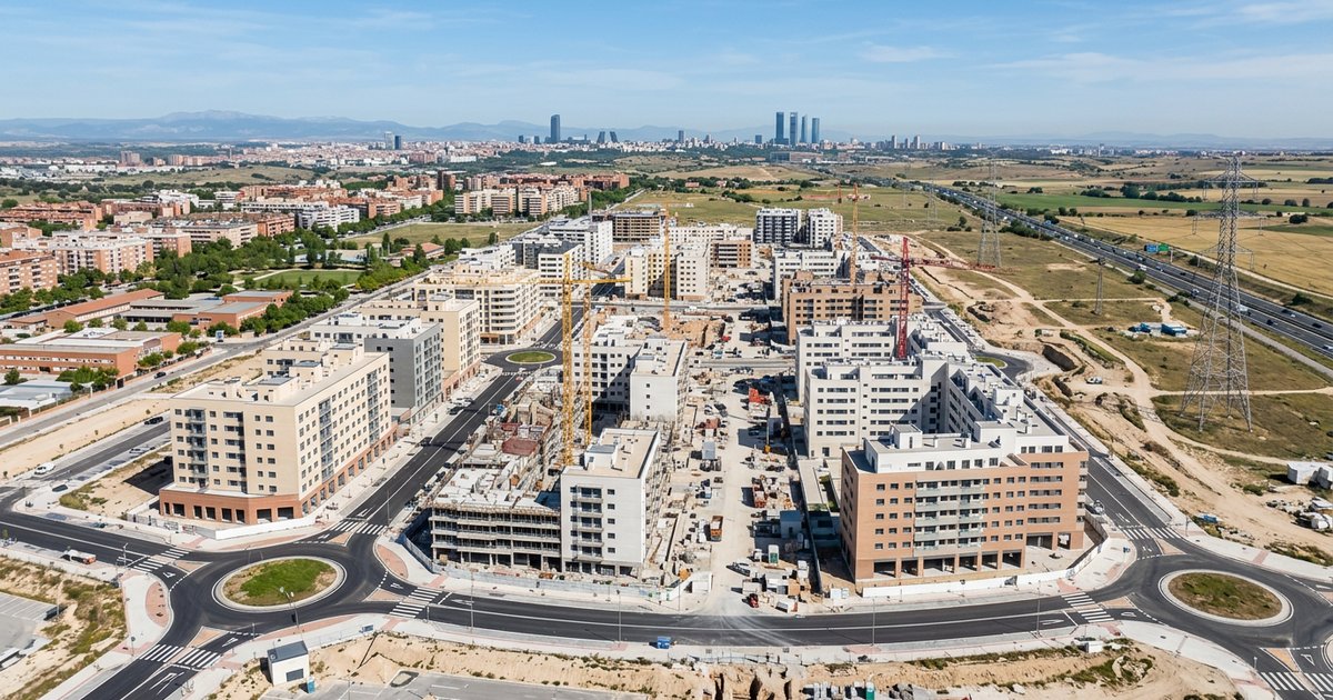 Nueva ley de vivienda de Madrid: más edificabilidad en VPO y fin al bloqueo eléctrico que amenazaba a Los Ahijones