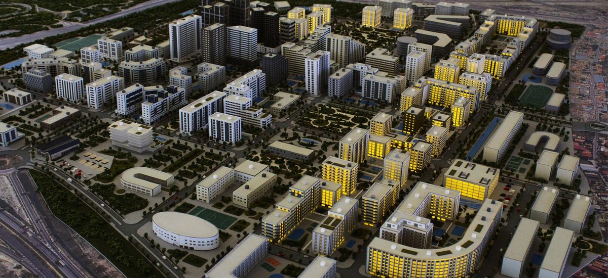 Maqueta del desarrollo urbanístico de Los Cerros en Madrid con más de 14.000 viviendas